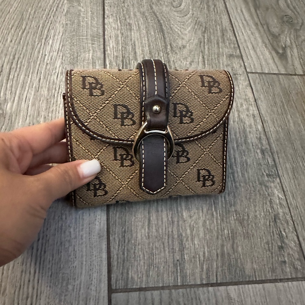 Dooney and Bourke wallet